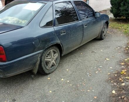 Синій Опель Вектра, об'ємом двигуна 1.6 л та пробігом 280 тис. км за 950 $, фото 2 на Automoto.ua