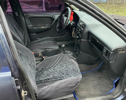 Синій Опель Вектра, об'ємом двигуна 1.8 л та пробігом 300 тис. км за 1200 $, фото 7 на Automoto.ua