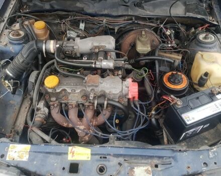 Синий Опель Вектра, объемом двигателя 1.6 л и пробегом 200 тыс. км за 579 $, фото 5 на Automoto.ua