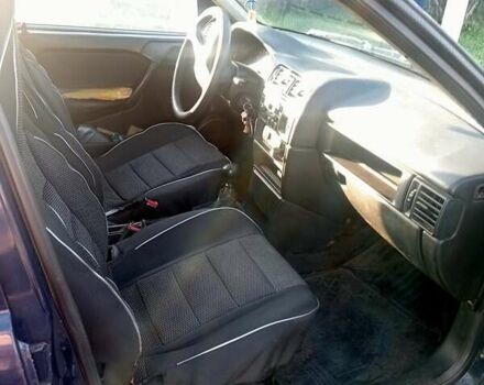 Синій Опель Вектра, об'ємом двигуна 1.6 л та пробігом 400 тис. км за 1100 $, фото 4 на Automoto.ua