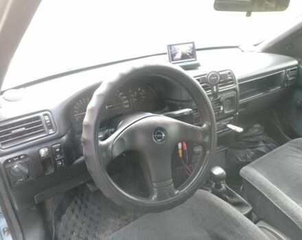 Синий Опель Вектра, объемом двигателя 2 л и пробегом 277 тыс. км за 750 $, фото 9 на Automoto.ua