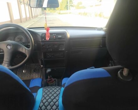 Синий Опель Вектра, объемом двигателя 0 л и пробегом 300 тыс. км за 1800 $, фото 1 на Automoto.ua