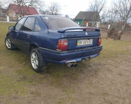 Синий Опель Вектра, объемом двигателя 2 л и пробегом 350 тыс. км за 1099 $, фото 2 на Automoto.ua