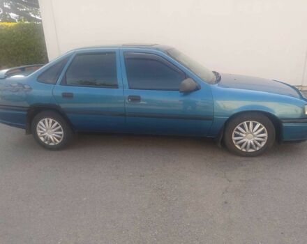 Синий Опель Вектра, объемом двигателя 0 л и пробегом 300 тыс. км за 1800 $, фото 8 на Automoto.ua