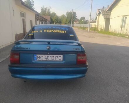 Синий Опель Вектра, объемом двигателя 0 л и пробегом 300 тыс. км за 1800 $, фото 5 на Automoto.ua