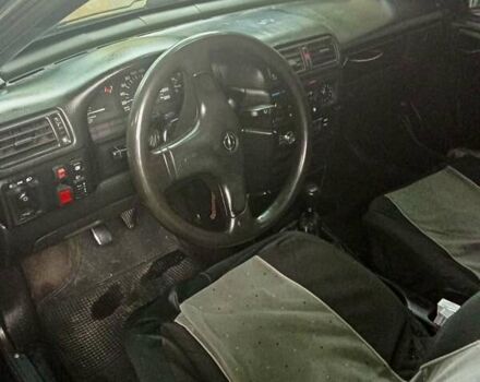 Синий Опель Вектра, объемом двигателя 1.6 л и пробегом 375 тыс. км за 1500 $, фото 6 на Automoto.ua