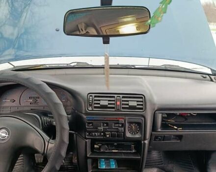 Синий Опель Вектра, объемом двигателя 2 л и пробегом 323 тыс. км за 2550 $, фото 13 на Automoto.ua