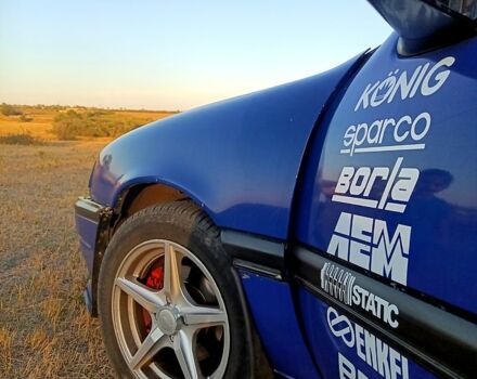 Синій Опель Вектра, об'ємом двигуна 1.7 л та пробігом 400 тис. км за 1300 $, фото 1 на Automoto.ua