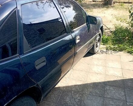 Опель Вектра 1994 в Верхнеднепровске на Automoto.ua Синий Опель Вектра, объемом двигателя 1.8 л и пробегом 111 тыс. км за 800 $, фото 3 на Automoto.ua