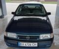 Синий Опель Вектра, объемом двигателя 2 л и пробегом 265 тыс. км за 1500 $, фото 4 на Automoto.ua