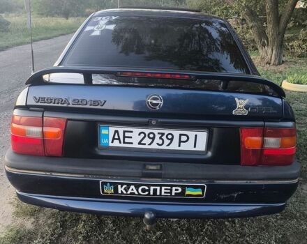 Синий Опель Вектра, объемом двигателя 2 л и пробегом 395 тыс. км за 1500 $, фото 4 на Automoto.ua