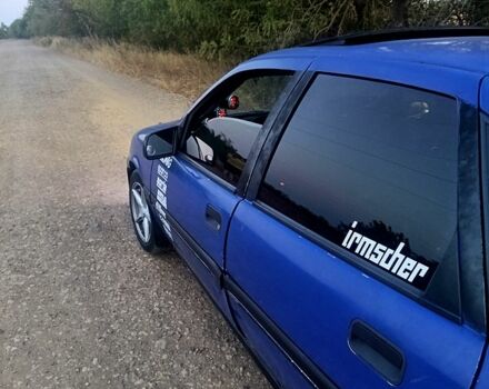 Синій Опель Вектра, об'ємом двигуна 1.7 л та пробігом 400 тис. км за 1300 $, фото 4 на Automoto.ua