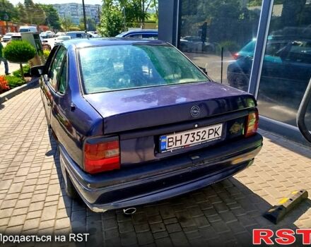 Синий Опель Вектра, объемом двигателя 2 л и пробегом 500 тыс. км за 1800 $, фото 5 на Automoto.ua