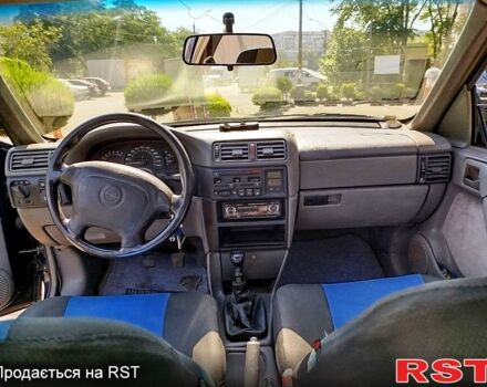 Синий Опель Вектра, объемом двигателя 2 л и пробегом 500 тыс. км за 1800 $, фото 11 на Automoto.ua