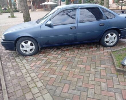 Синий Опель Вектра, объемом двигателя 1.8 л и пробегом 205 тыс. км за 900 $, фото 2 на Automoto.ua
