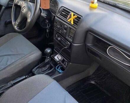 Синій Опель Вектра, об'ємом двигуна 1.6 л та пробігом 328 тис. км за 1600 $, фото 9 на Automoto.ua