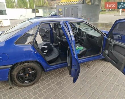 Синій Опель Вектра, об'ємом двигуна 2 л та пробігом 290 тис. км за 2100 $, фото 4 на Automoto.ua