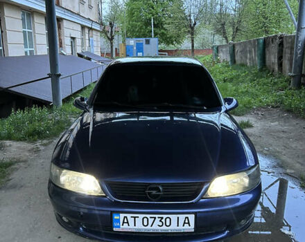 Синий Опель Вектра, объемом двигателя 1.6 л и пробегом 300 тыс. км за 2100 $, фото 3 на Automoto.ua