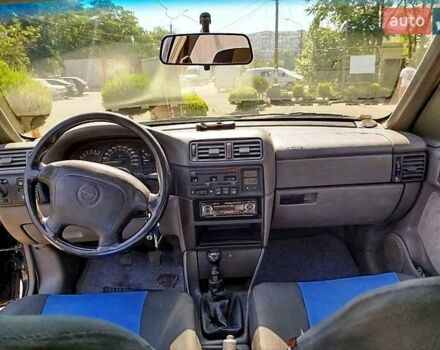 Синий Опель Вектра, объемом двигателя 2 л и пробегом 500 тыс. км за 1800 $, фото 10 на Automoto.ua