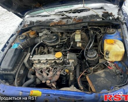 Синий Опель Вектра, объемом двигателя 1.6 л и пробегом 283 тыс. км за 500 $, фото 10 на Automoto.ua