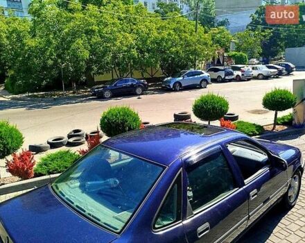 Синий Опель Вектра, объемом двигателя 2 л и пробегом 500 тыс. км за 1800 $, фото 5 на Automoto.ua
