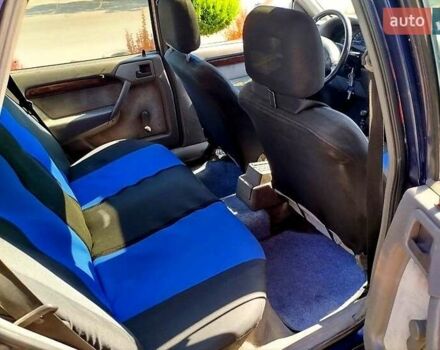 Синий Опель Вектра, объемом двигателя 2 л и пробегом 500 тыс. км за 1800 $, фото 7 на Automoto.ua