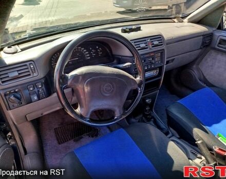 Синий Опель Вектра, объемом двигателя 2 л и пробегом 500 тыс. км за 1800 $, фото 9 на Automoto.ua