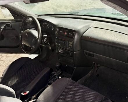 Синій Опель Вектра, об'ємом двигуна 1.8 л та пробігом 240 тис. км за 1200 $, фото 8 на Automoto.ua