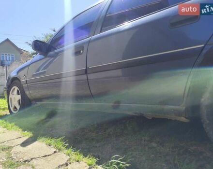 Синий Опель Вектра, объемом двигателя 1.6 л и пробегом 377 тыс. км за 1400 $, фото 6 на Automoto.ua