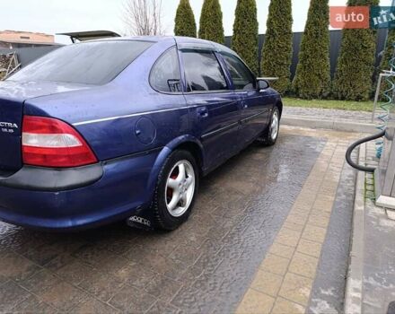 Синий Опель Вектра, объемом двигателя 1.8 л и пробегом 264 тыс. км за 1700 $, фото 2 на Automoto.ua