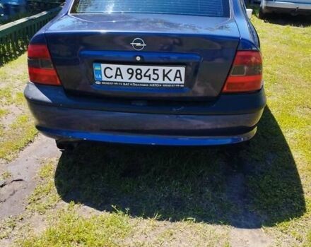 Синий Опель Вектра, объемом двигателя 1.6 л и пробегом 300 тыс. км за 2500 $, фото 1 на Automoto.ua