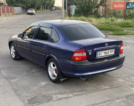 Синий Опель Вектра, объемом двигателя 1.8 л и пробегом 260 тыс. км за 1750 $, фото 5 на Automoto.ua