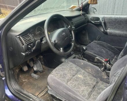 Синий Опель Вектра, объемом двигателя 1.8 л и пробегом 300 тыс. км за 1000 $, фото 7 на Automoto.ua