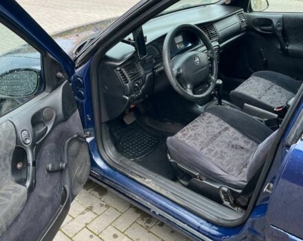 Опель Вектра 1996 в Луцке на Automoto.ua Синий Опель Вектра, объемом двигателя 1.6 л и пробегом 300 тыс. км за 1850 $, фото 4 на Automoto.ua