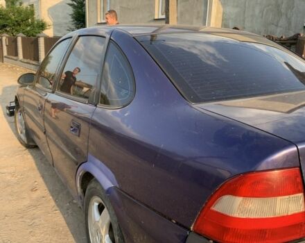 Синій Опель Вектра, об'ємом двигуна 1.8 л та пробігом 500 тис. км за 950 $, фото 1 на Automoto.ua