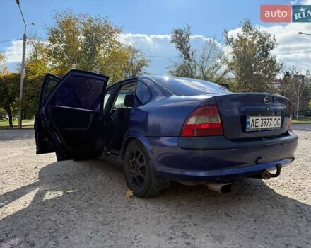 Синій Опель Вектра, об'ємом двигуна 1.6 л та пробігом 370 тис. км за 1899 $, фото 5 на Automoto.ua