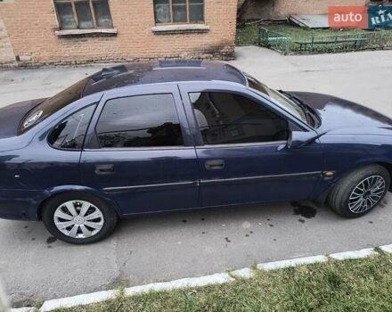 Синій Опель Вектра, об'ємом двигуна 2 л та пробігом 400 тис. км за 2200 $, фото 1 на Automoto.ua