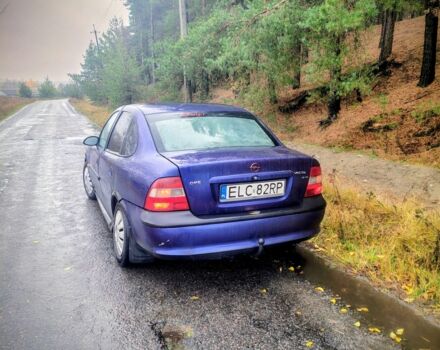 Синій Опель Вектра, об'ємом двигуна 2 л та пробігом 350 тис. км за 1200 $, фото 1 на Automoto.ua