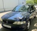 Синий Опель Вектра, объемом двигателя 1.8 л и пробегом 218 тыс. км за 3000 $, фото 1 на Automoto.ua