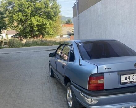 Синій Опель Вектра, об'ємом двигуна 1.6 л та пробігом 200 тис. км за 1000 $, фото 4 на Automoto.ua