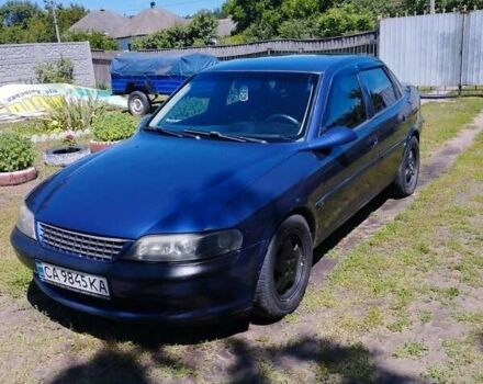Синий Опель Вектра, объемом двигателя 1.6 л и пробегом 300 тыс. км за 2500 $, фото 5 на Automoto.ua