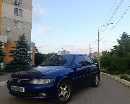 Синий Опель Вектра, объемом двигателя 2 л и пробегом 366 тыс. км за 2650 $, фото 4 на Automoto.ua