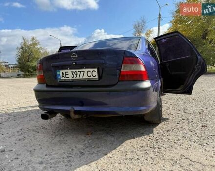 Синій Опель Вектра, об'ємом двигуна 1.6 л та пробігом 370 тис. км за 1899 $, фото 6 на Automoto.ua