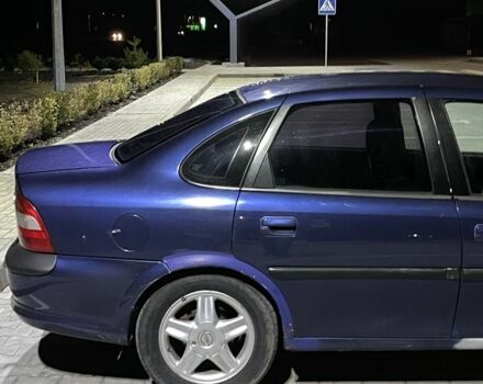 Синій Опель Вектра, об'ємом двигуна 1.8 л та пробігом 350 тис. км за 1600 $, фото 3 на Automoto.ua