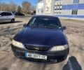 Синий Опель Вектра, объемом двигателя 1.6 л и пробегом 372 тыс. км за 2000 $, фото 1 на Automoto.ua