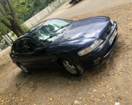 Синий Опель Вектра, объемом двигателя 2 л и пробегом 1 тыс. км за 2000 $, фото 2 на Automoto.ua