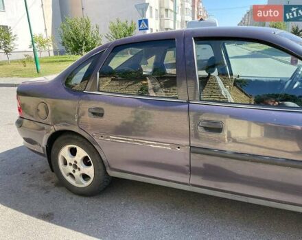 Синій Опель Вектра, об'ємом двигуна 1.8 л та пробігом 302 тис. км за 1999 $, фото 15 на Automoto.ua