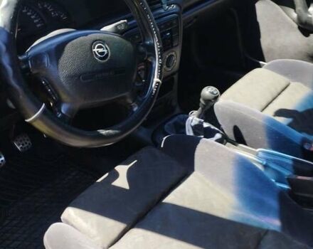 Синий Опель Вектра, объемом двигателя 1.6 л и пробегом 300 тыс. км за 2500 $, фото 2 на Automoto.ua