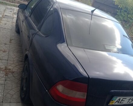 Синій Опель Вектра, об'ємом двигуна 1.6 л та пробігом 300 тис. км за 2700 $, фото 3 на Automoto.ua