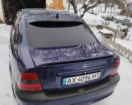 Синий Опель Вектра, объемом двигателя 1.6 л и пробегом 250 тыс. км за 3000 $, фото 3 на Automoto.ua